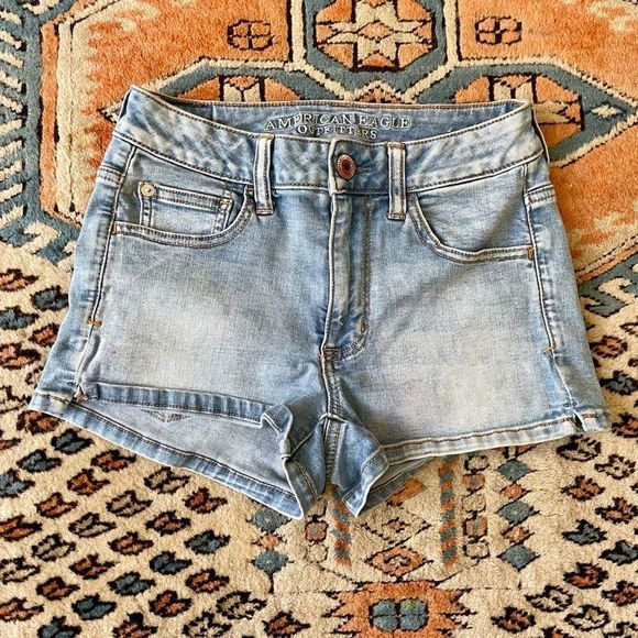 American Eagle Light Wash Hi-Rise Shortie Jean Shorts - Picture 1 of 4